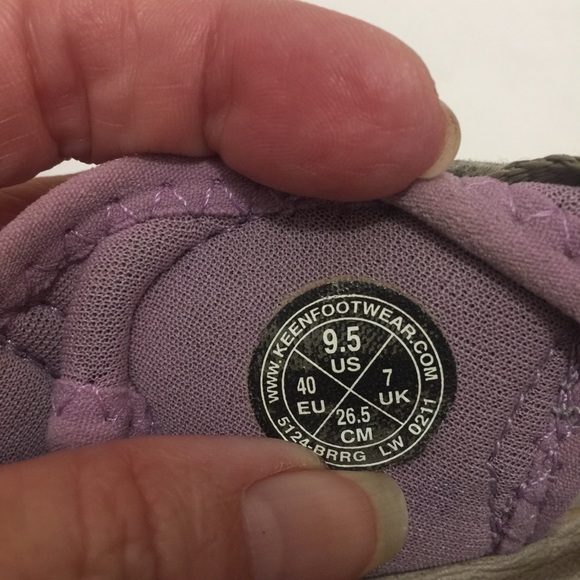 Keen WM Sz/9.5 Tan and Lavender Closed Toe Hiking Waterproof Outdoor San… - Picture 9 of 10